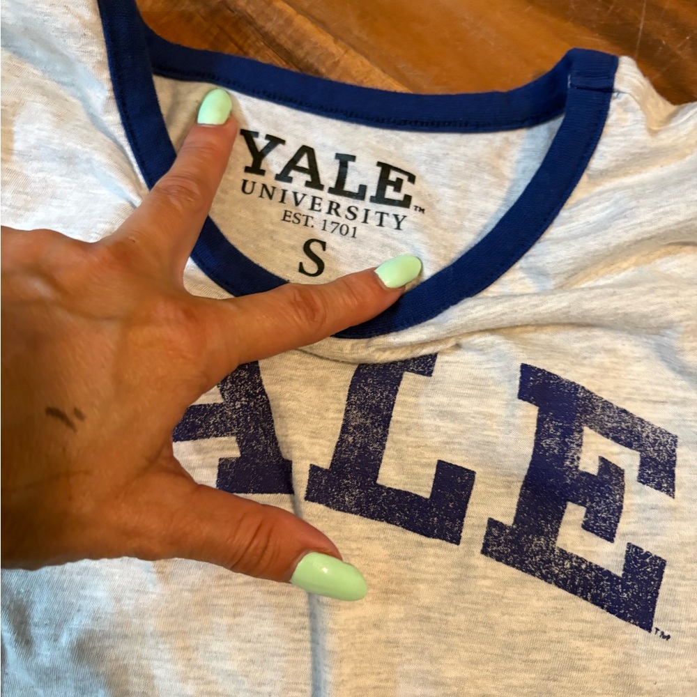Women’s baby doll tee Yale university Gray and Blue Short Sleeve Tee small‎ 0127 - Picture 3 of 5